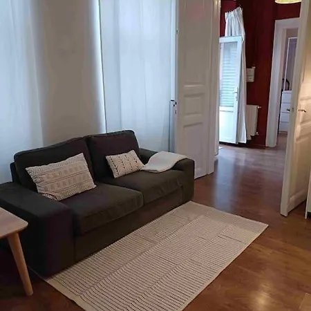 New 2br Near Andrassy Av. And Varosliget