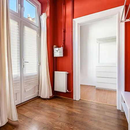 New 2br Near Andrassy Av. And Varosliget