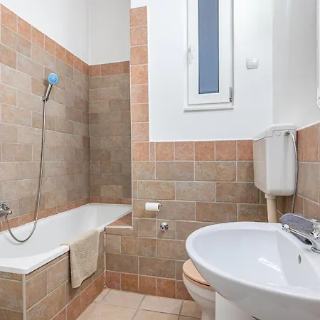 New 2br Near Andrassy Av. And Varosliget Lejlighed