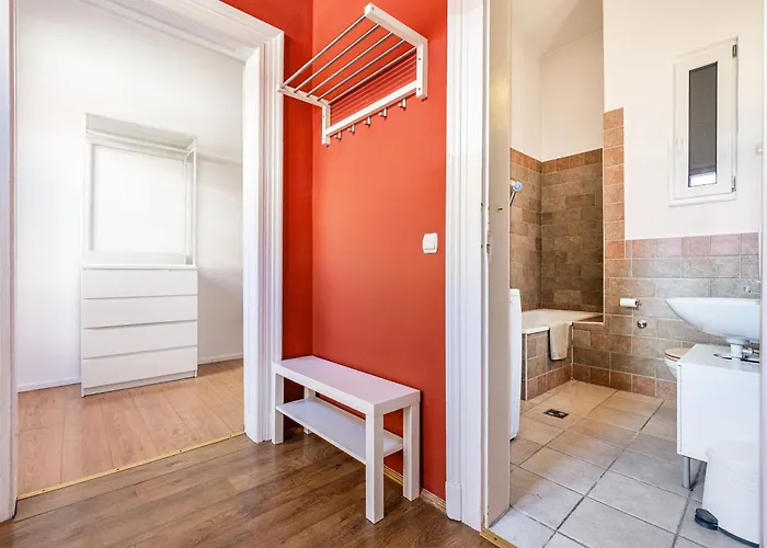 New 2br Near Andrassy Av. And Varosliget *