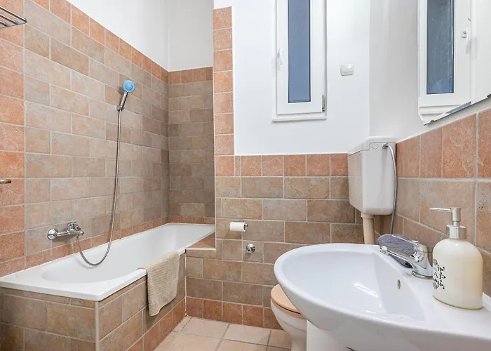 New 2br Near Andrassy Av. And Varosliget Lejlighed