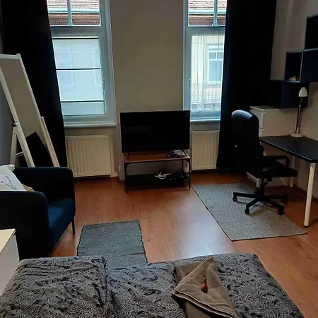 New 2br Near Andrassy Av. And Varosliget